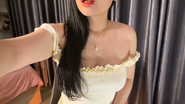 _Cam_baby - tease me wet