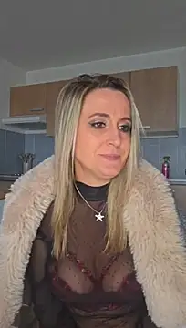 Malicia-hot - Enlever la jupe