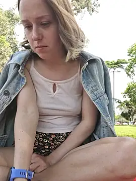 Public_Katrisha - Flash boobs here🍒
