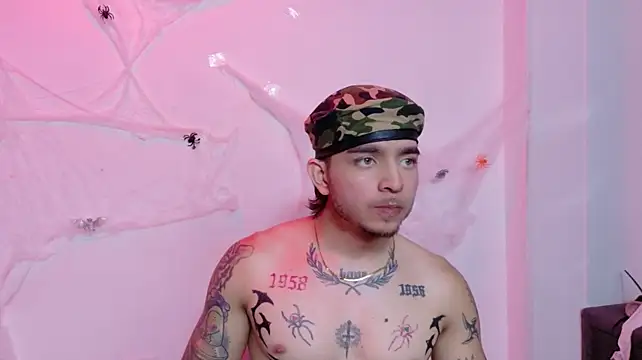AliceandMax - MAKE RED THAT TITS HARD