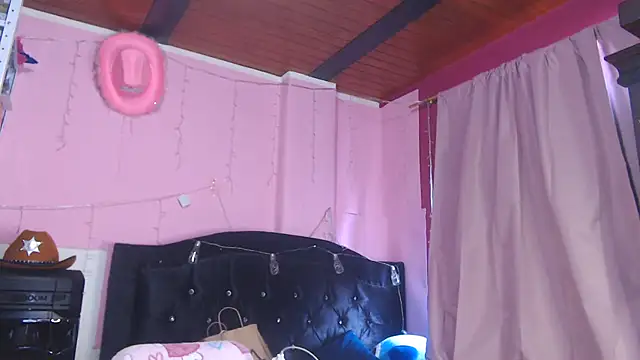 NikkiRous_ - put diaper💗