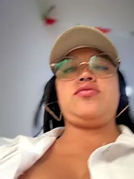 Outdoors-Mia_Khalifa - FOX TAIL PLUG - Public