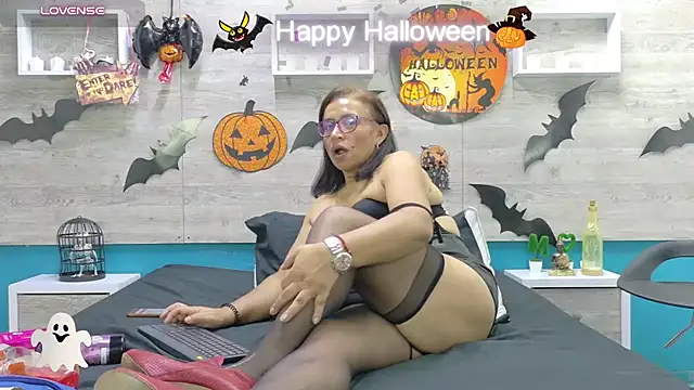 SoffieMature - SQUIRTING ORGASM