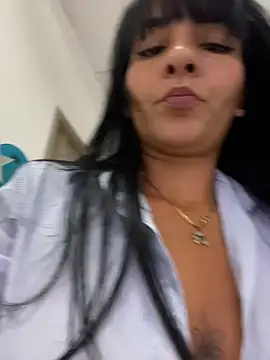 LuxeBrunetteXXX - CLEANING LADY DO A BIG SQUIRT 4 U💦🥵