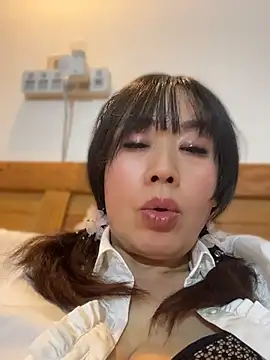 Hongxing188 - 完成目标:M腿、骑乘视角、后入视角、手指入穴、疯狂揉捏奶子、BB坐脸、比奶心