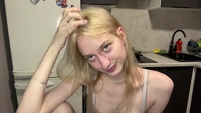 LorraineSpahr - show my cute legs