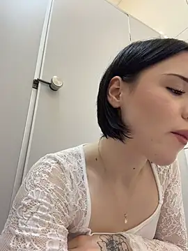 Kitty_sixseven - under boobs