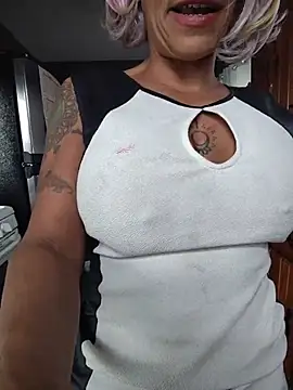 CeceilaMoon - Oiled up