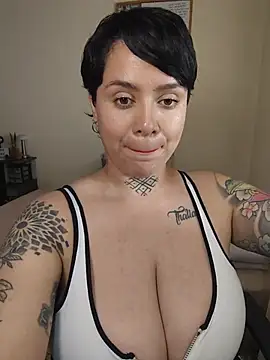 KatInk - FULL NAKED AND PLAY WITH BOOBS