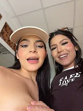 ArieliciousXXX - SQUIRT IN PUBLIC BATHROOM💦😍