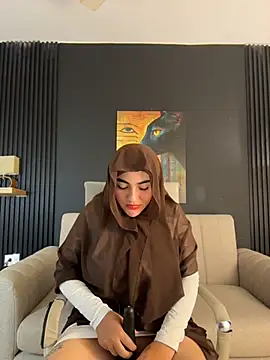 Malika_Noor - Reverse ride toy 😏