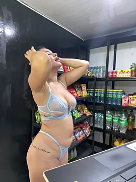 Celeste_rousse01 - fingering my pussy
