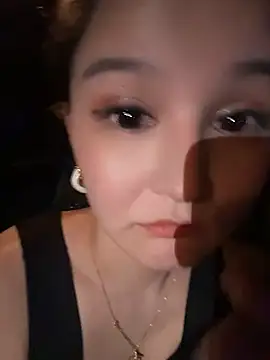 Honey_baby99 - 全裸展示3分钟😘