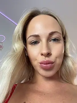 Streetdoll - naked boobs + free photo