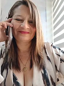 KAREN--03 - Ass show + spank x 4