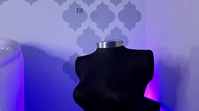 SarahMiler_ - Lick my heels👠👅