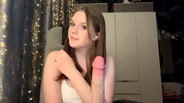 Angelika_Reinik - tease you with top