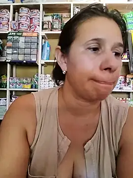 MIA-LARIOS - Flash tetas + flash de culo♥️