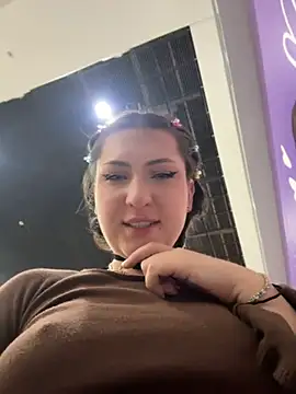 KatyVibes - SHOW TITS IN PUBLIC