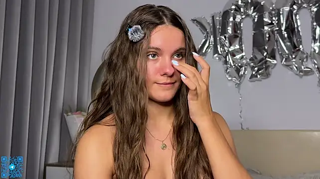 Chloemilka - Pull down panties and tease with ass