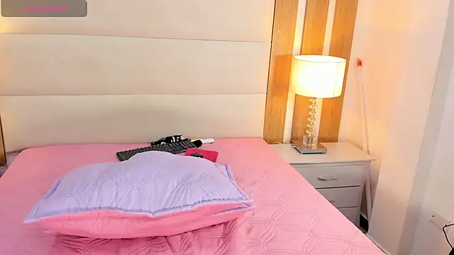 Evaa_Martinez - Suck Fingers