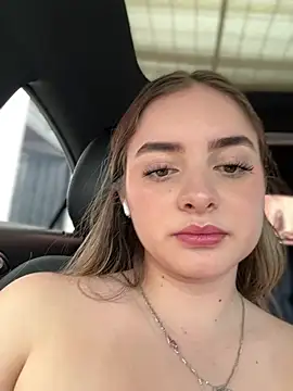 Imlindapink - OPEN LEGS + RUBBING PUSSY 💦🔥