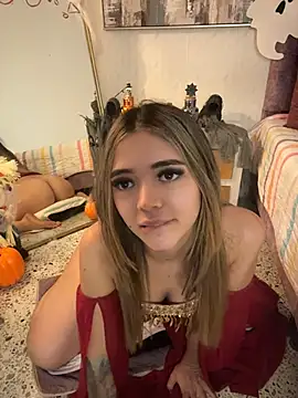 HoneyMollyX - PANTY OFF + SPIT ON MY PUSSY & RUB IT