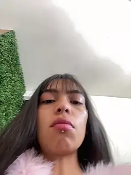 Miley_rouse - Control lush x 3m fingers in ass