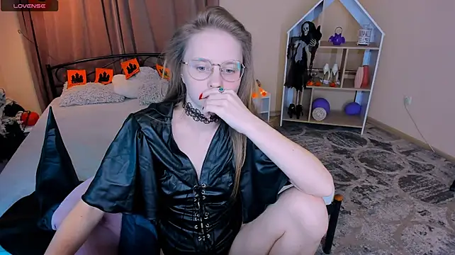 WhiteWingsDoll - Make my pussy wet 💦💦