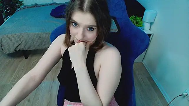 CranberryHot - I play with my nipples❤️Make me happy ❤️