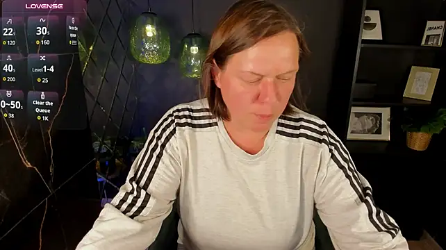 KellyPerfection - clamps on nipples