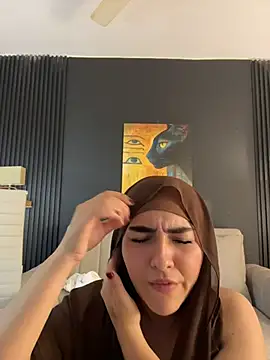 Malika_Noor - Reverse ride toy 😏