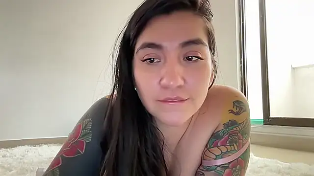 KathiaJenner - Jeans Off: Drop jeans, soaked panty. 🤤✨