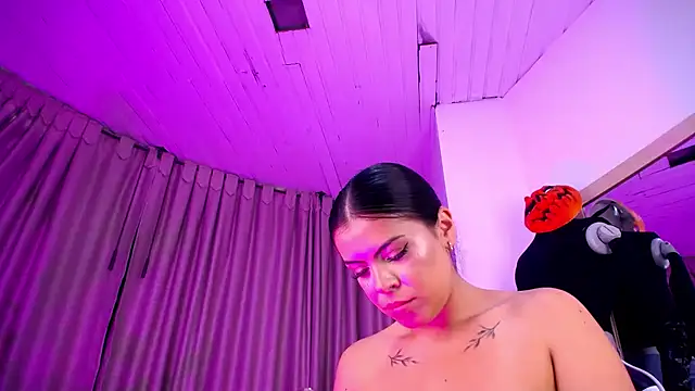 Tamararosses - play fingers in pussy