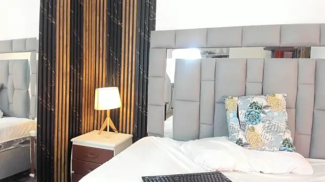 NayaFox_ - MAKE ME WET—I WANT TO FEEL YOU