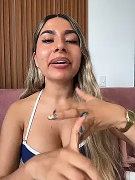 Kataliina___ - show boobs+bounce+oil on them