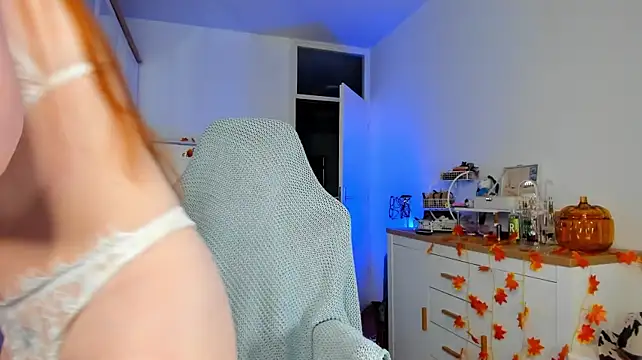 Aliceginger99 - make my ass all red from spanks ^^