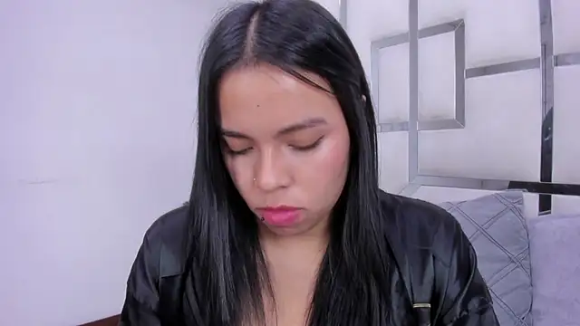 ZoeWan69 - plug in my ass + oil
