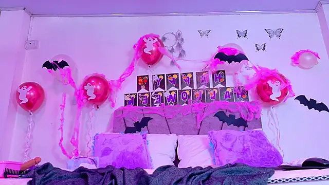 NahomyEvans - Show My ass