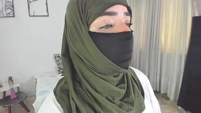 Uzra_hayed - oil in boobs