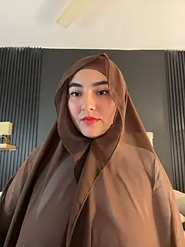 Malika_Noor - Reverse ride toy 😏