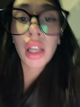 Aria51 - shake naked ass&spank it loud in public