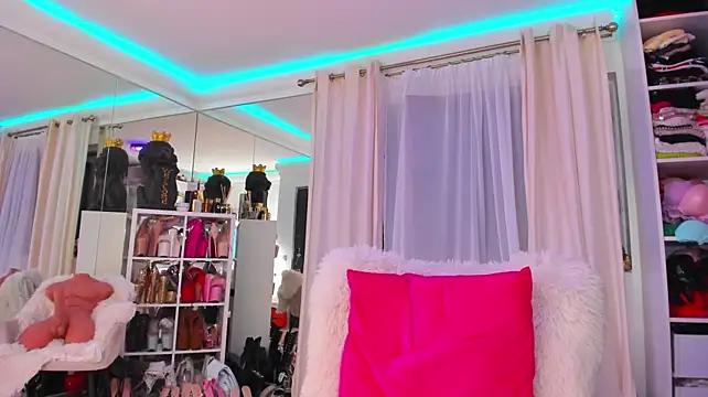 AstridVexxx - make my kitty wet🐈💦