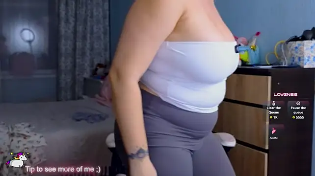 S_____________ - 🎯 Boobs or ass?