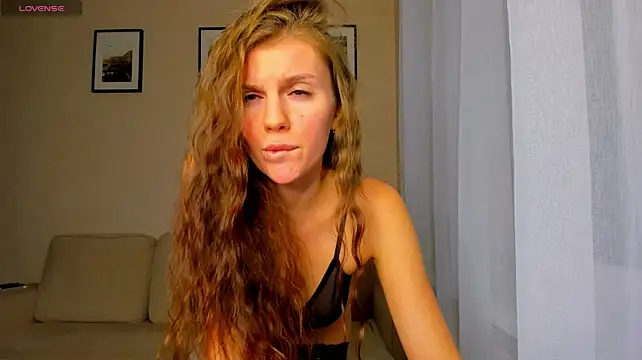 BloomingOfVanessa - Boobs teasing + LT get spicy photo💦