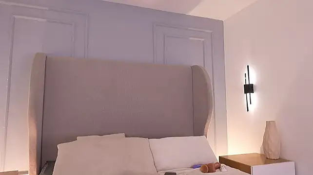 Chloe_d - ButtPlug and SpanksOil