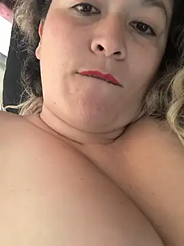 Mooncurves - Clamps on my nipples 😈
