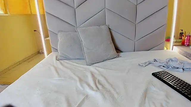 Duoeclipse_ - pour oil on my tits