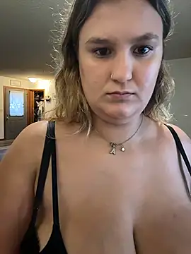 Latinamommy26 - Tits out 10 mins