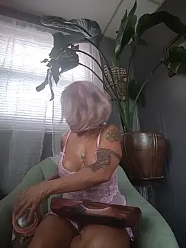 CeceilaMoon - Oiled up